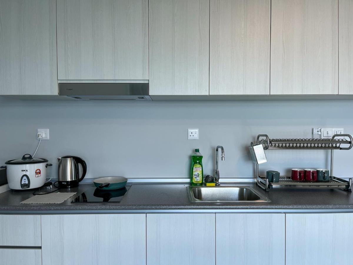 Jesselton Point Seaview Apartment