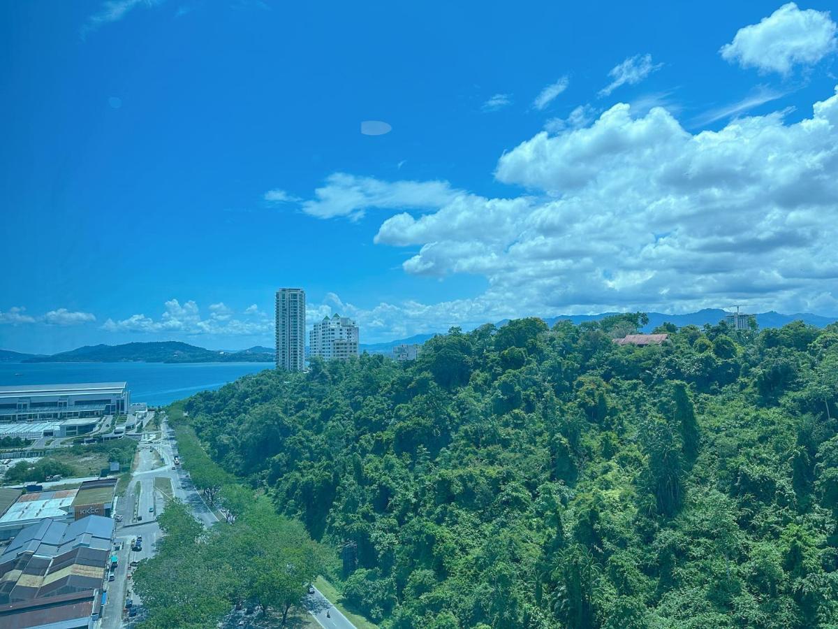 Jesselton Point Seaview Apartment *