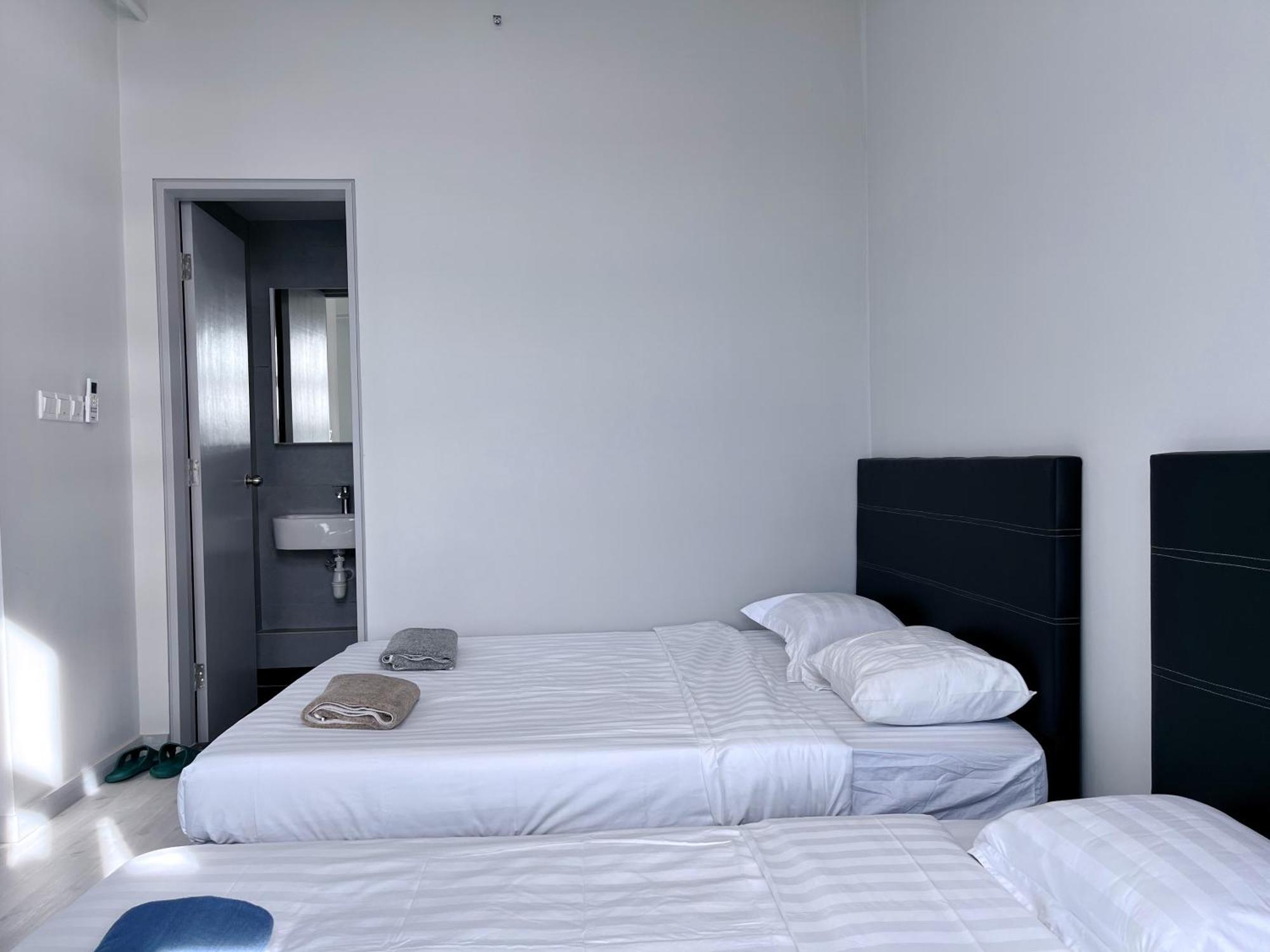 Jesselton Point Seaview Apartment